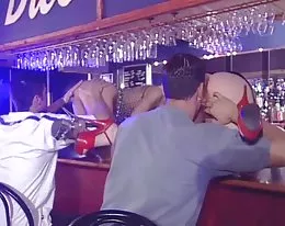 förbjudet orgie - sabrina glädje och vänner montreal strippklubb
